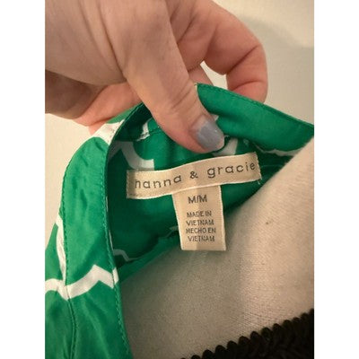Hanna & Gracie Women’s Green Sleeveless Blouse – Size M