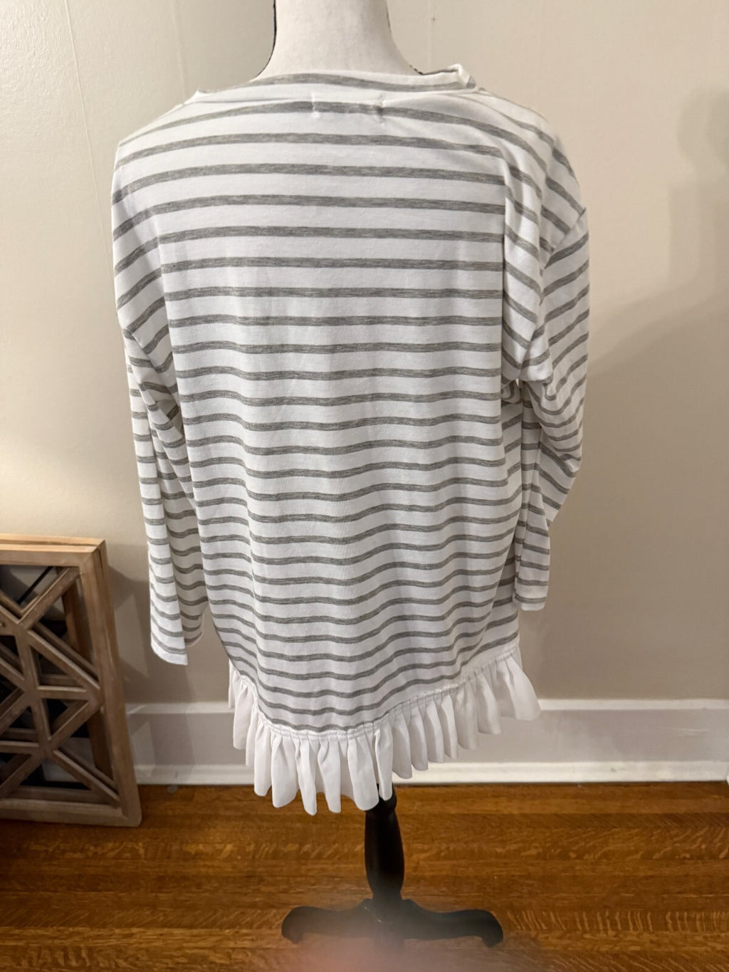 Hopely Women White and Grey  Ruffle Hem Long Sleeve T- Medium