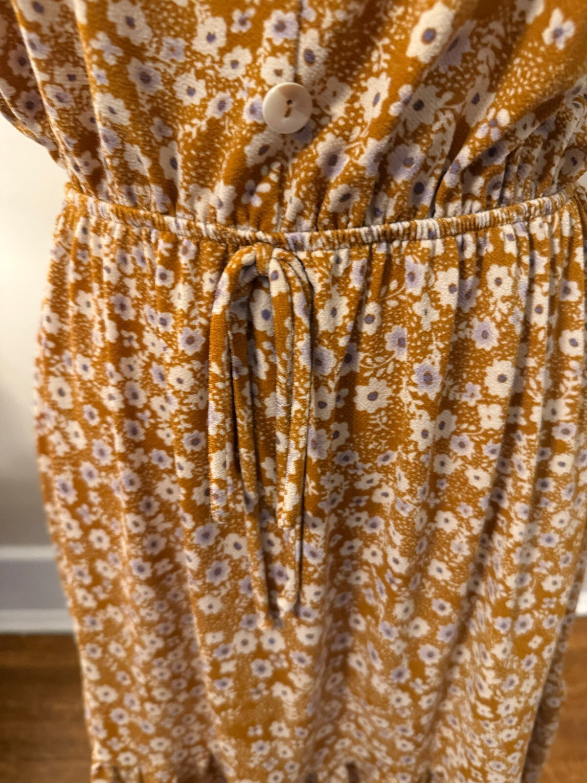 Kailey Floral V Neck Flutter Sleeve Midi Dress in Mustard Seed Size M
