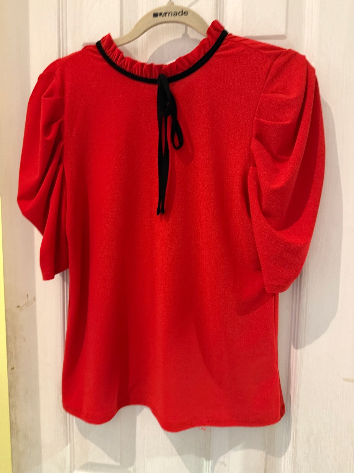 CeCe Tie Neck Smocked Shoulder Top Poppy Red Size XS