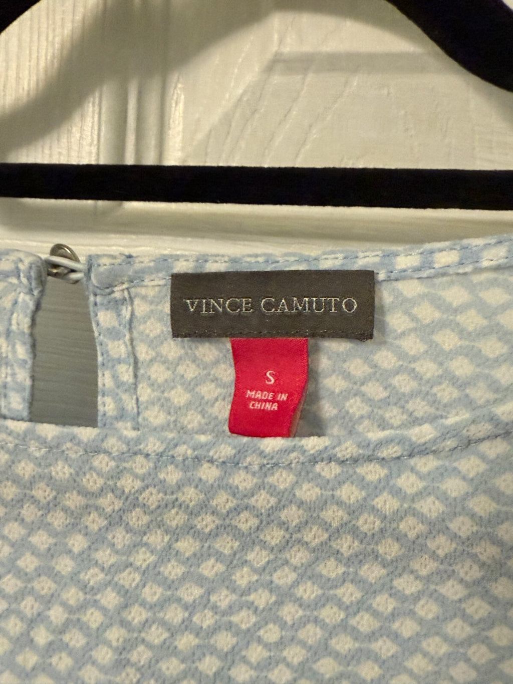 Vince Camuto Women's Short Puff Sleeve Small NEW