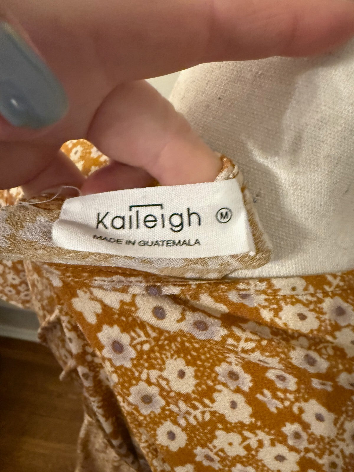 Kailey Floral V Neck Flutter Sleeve Midi Dress in Mustard Seed Size M