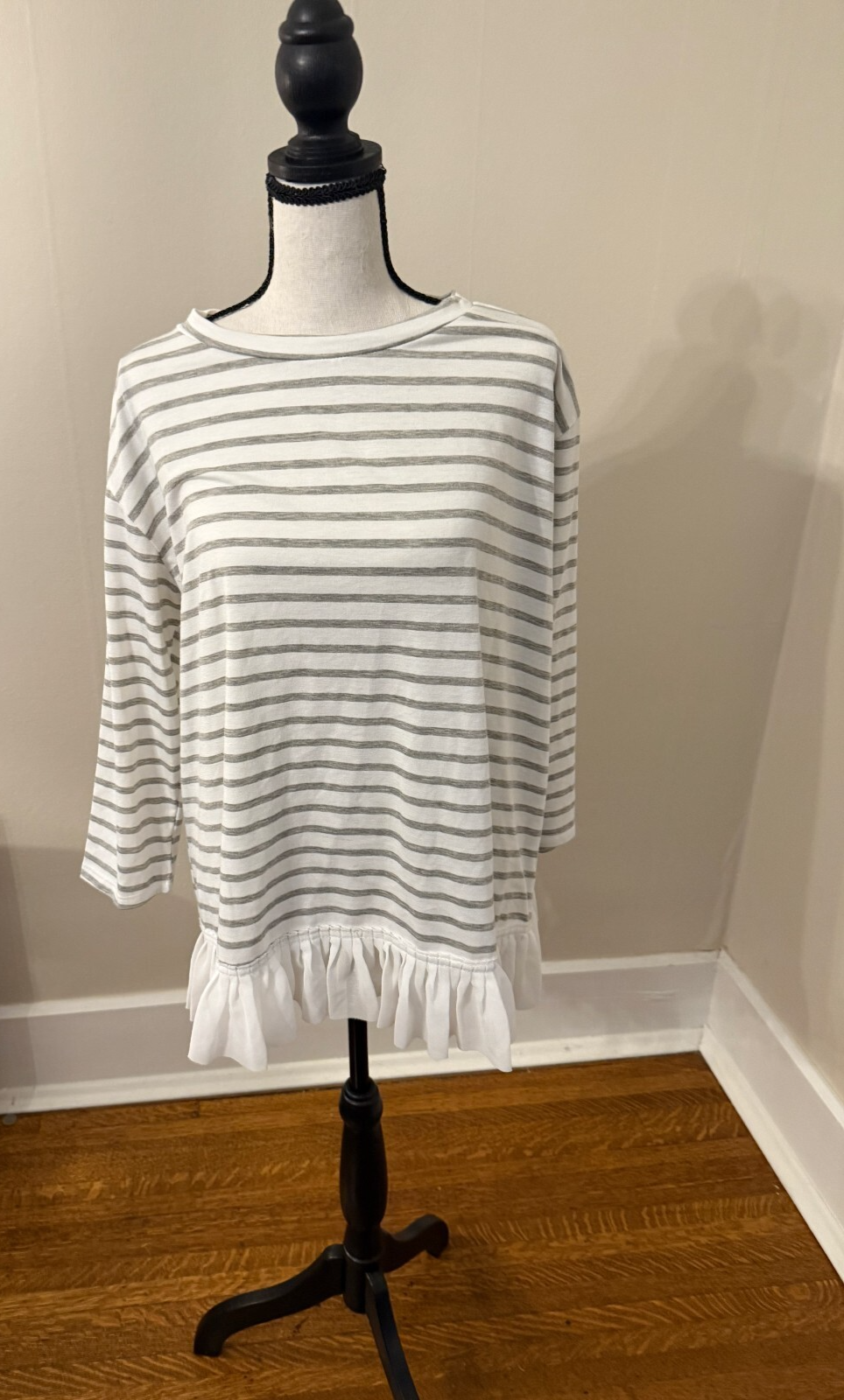Hopely Women White and Grey  Ruffle Hem Long Sleeve T- Medium