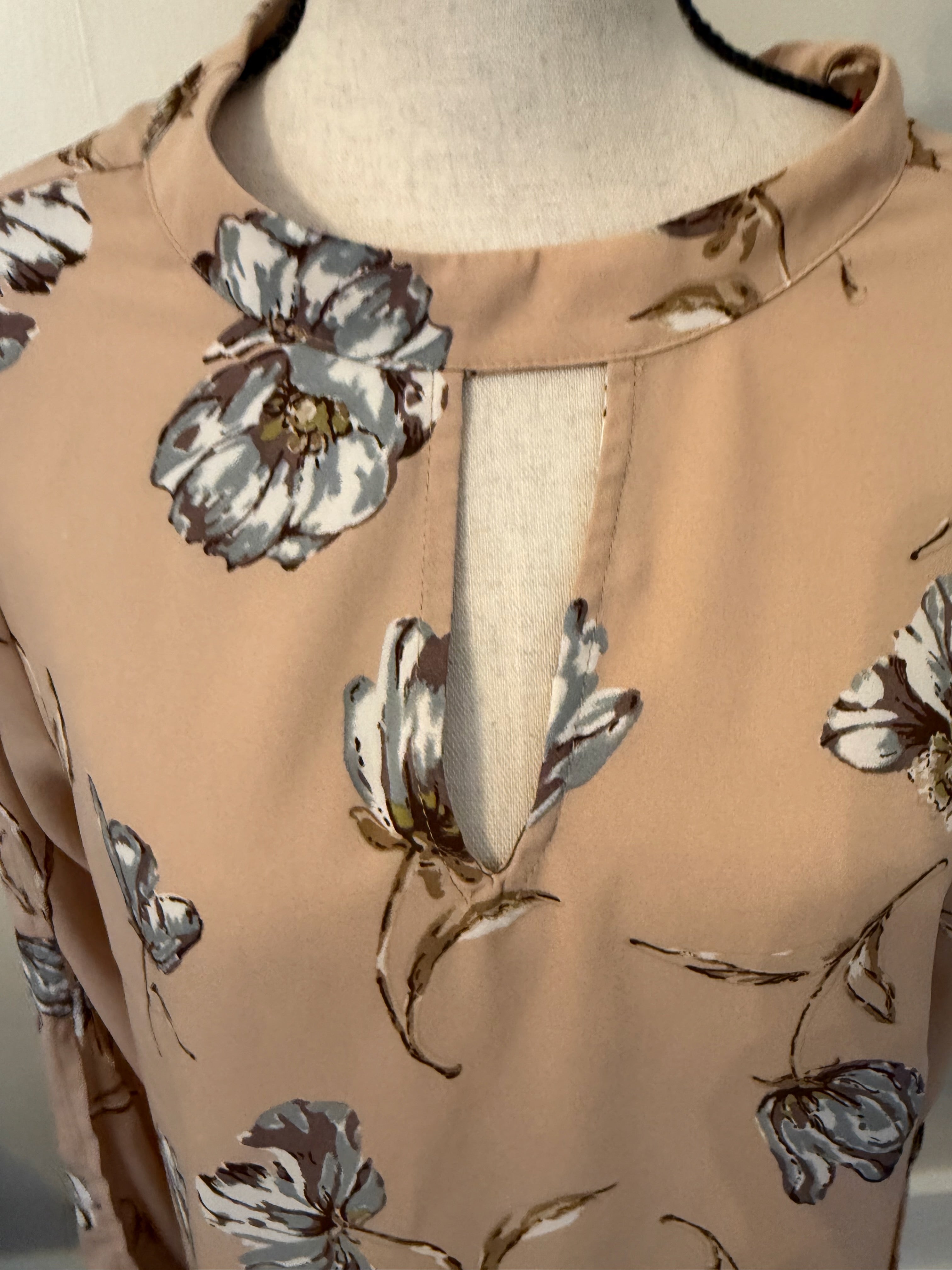 Monteau Long Sleeve Blouse Beige with purpl/grey /white Flowers NWT