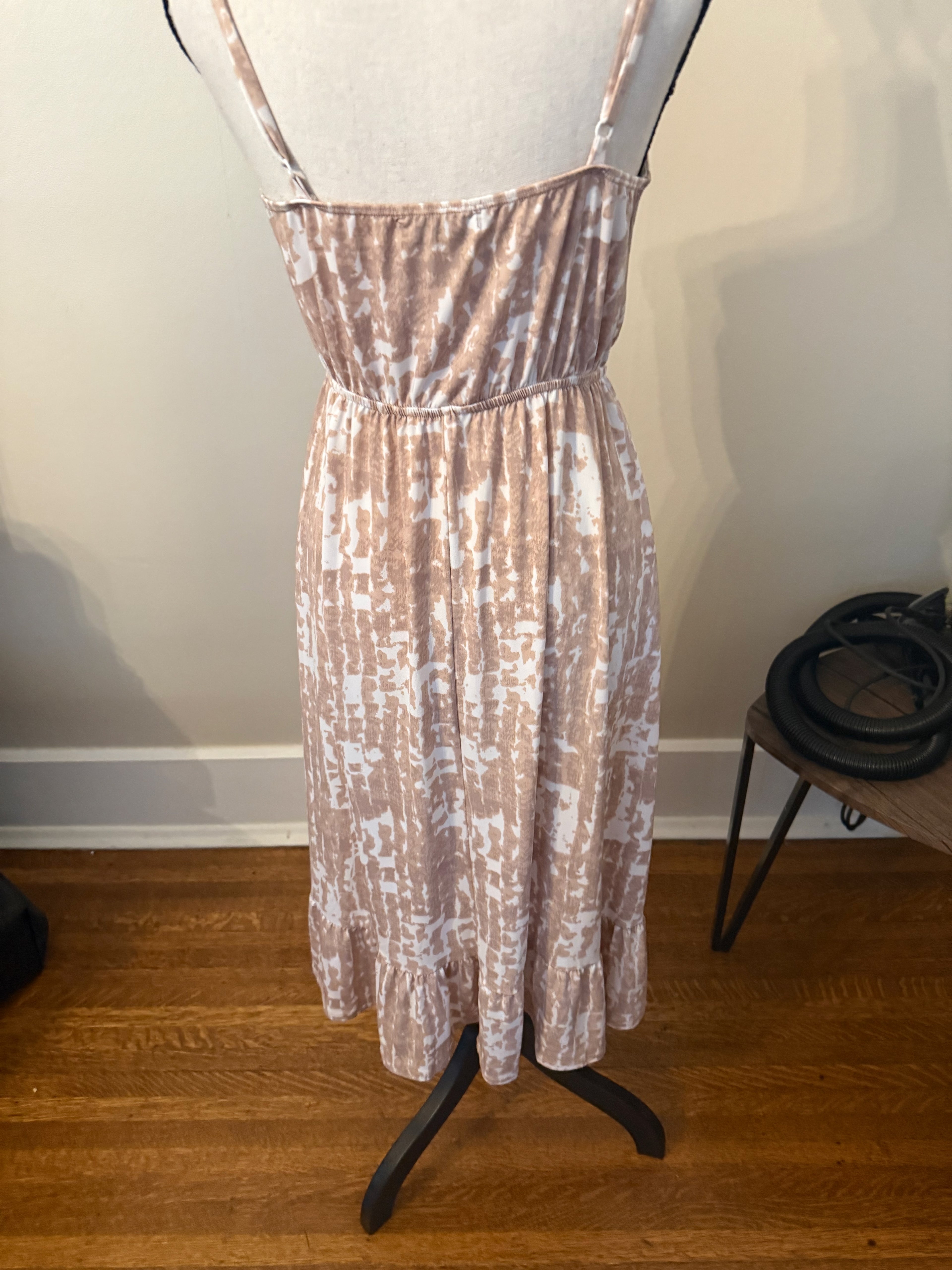 Gilli Strappy  Dress – Size Small