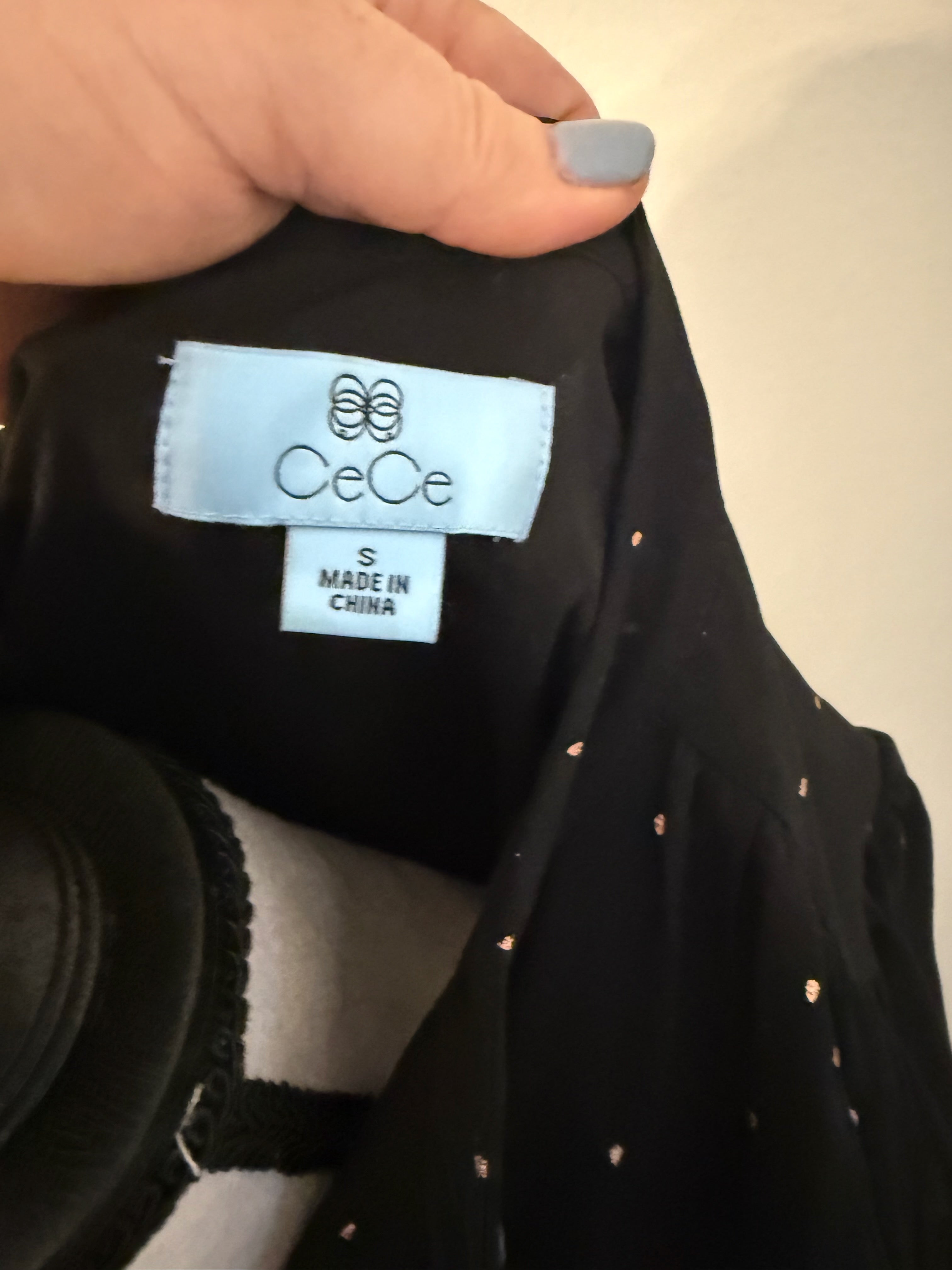 Cece Black and Gold Long-Sleeve Shirt Size SM
