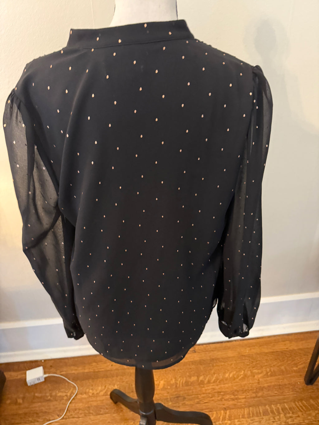 Cece Black and Gold Long-Sleeve Shirt Size SM