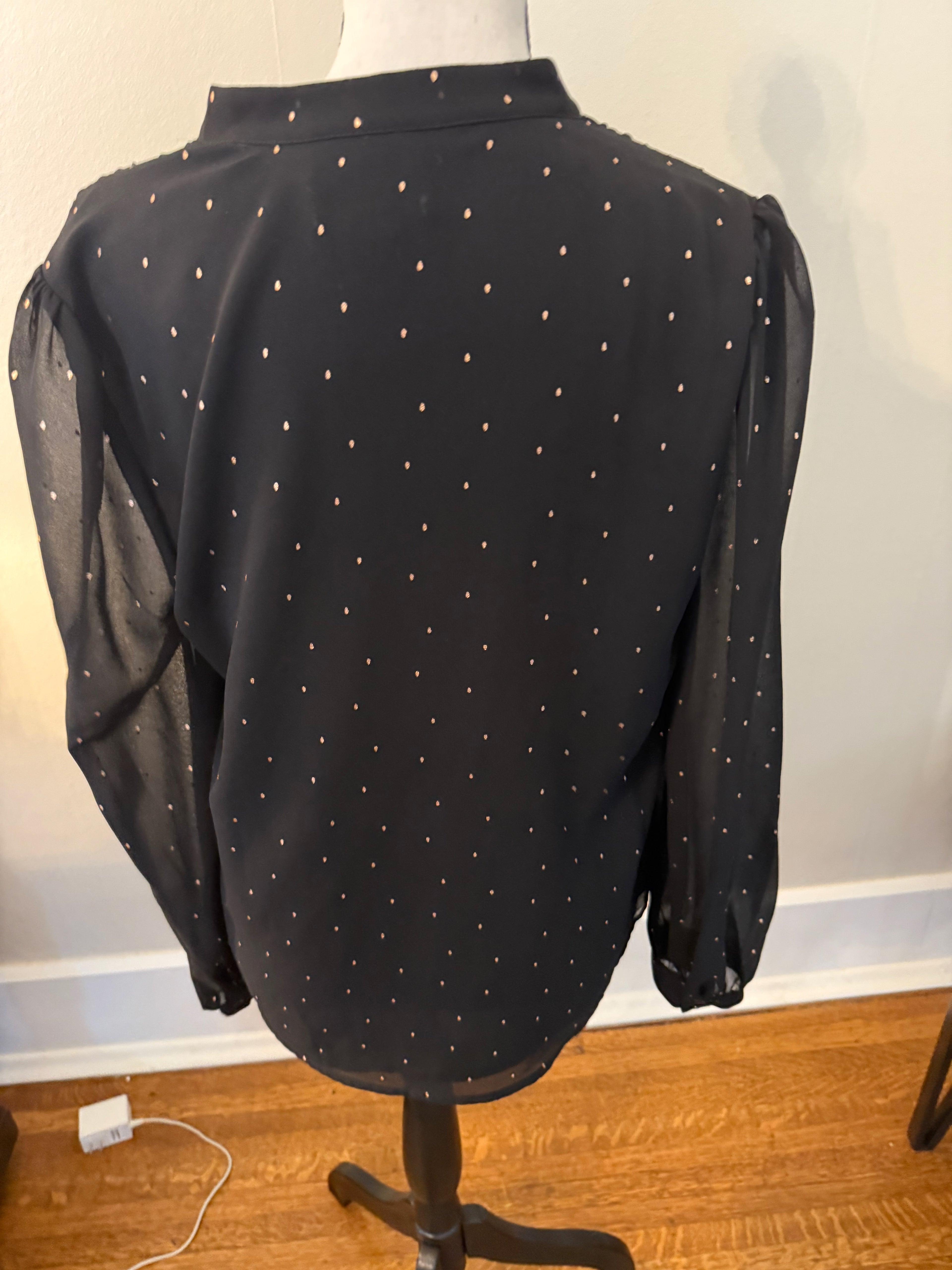 Cece Black and Gold Long-Sleeve Shirt Size SM