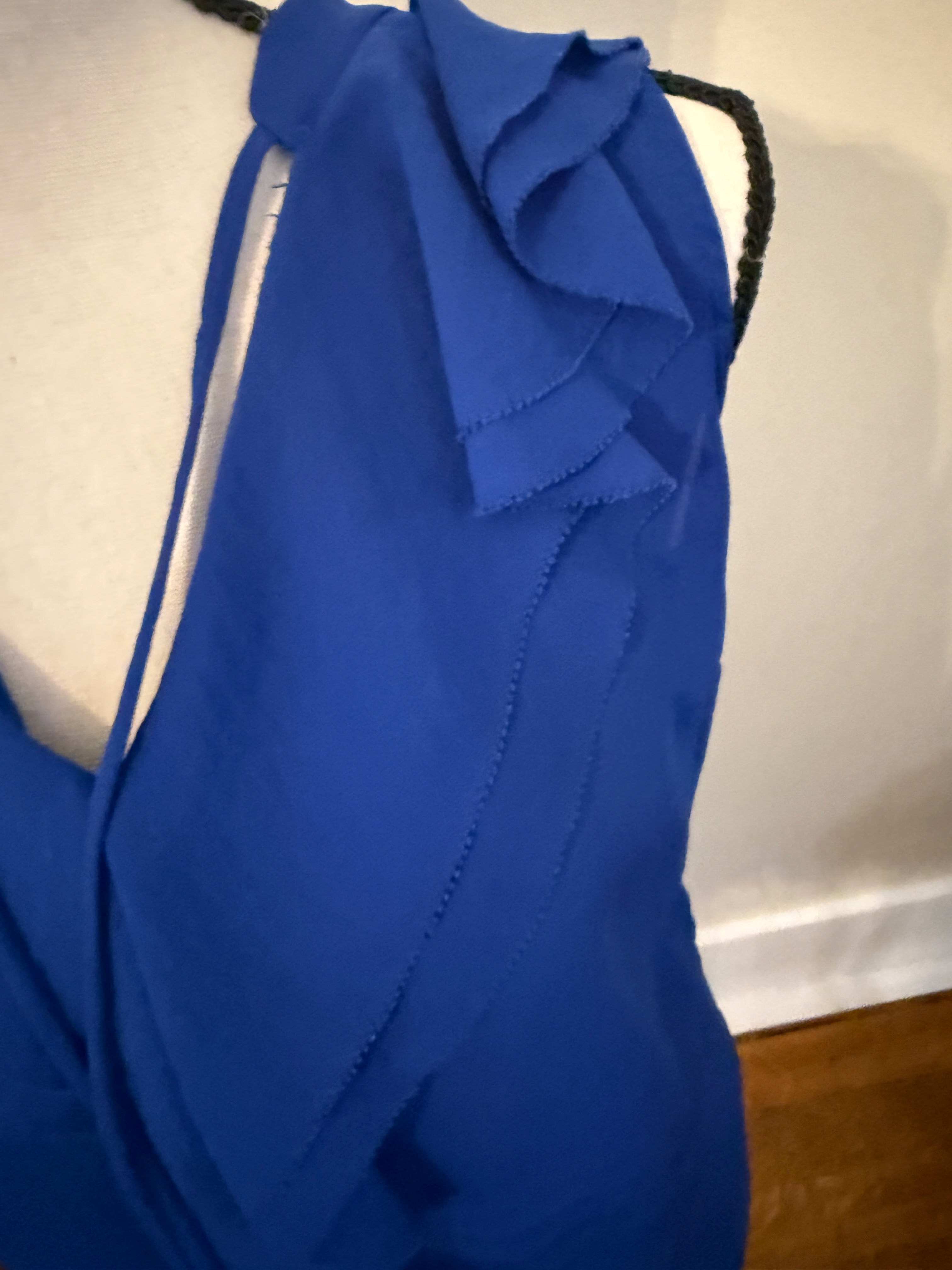 Skies are Blue Top V-Neck Blue Size M