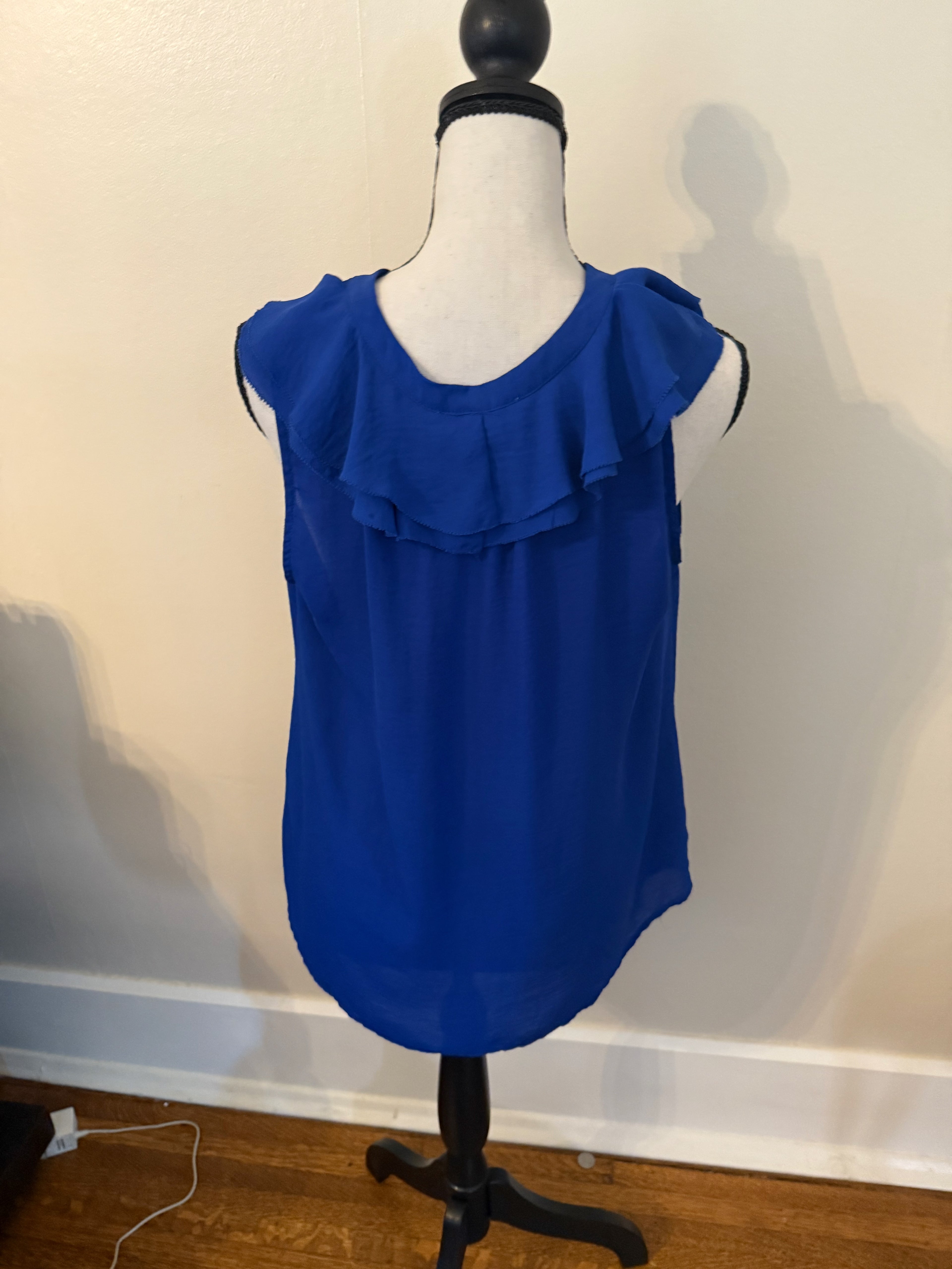 Skies are Blue Top V-Neck Blue Size M