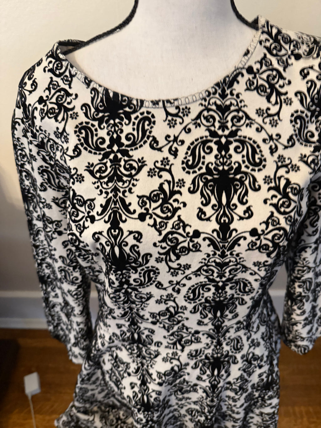 Skies Are Blue Cream and Black Long-Sleeve Dress
