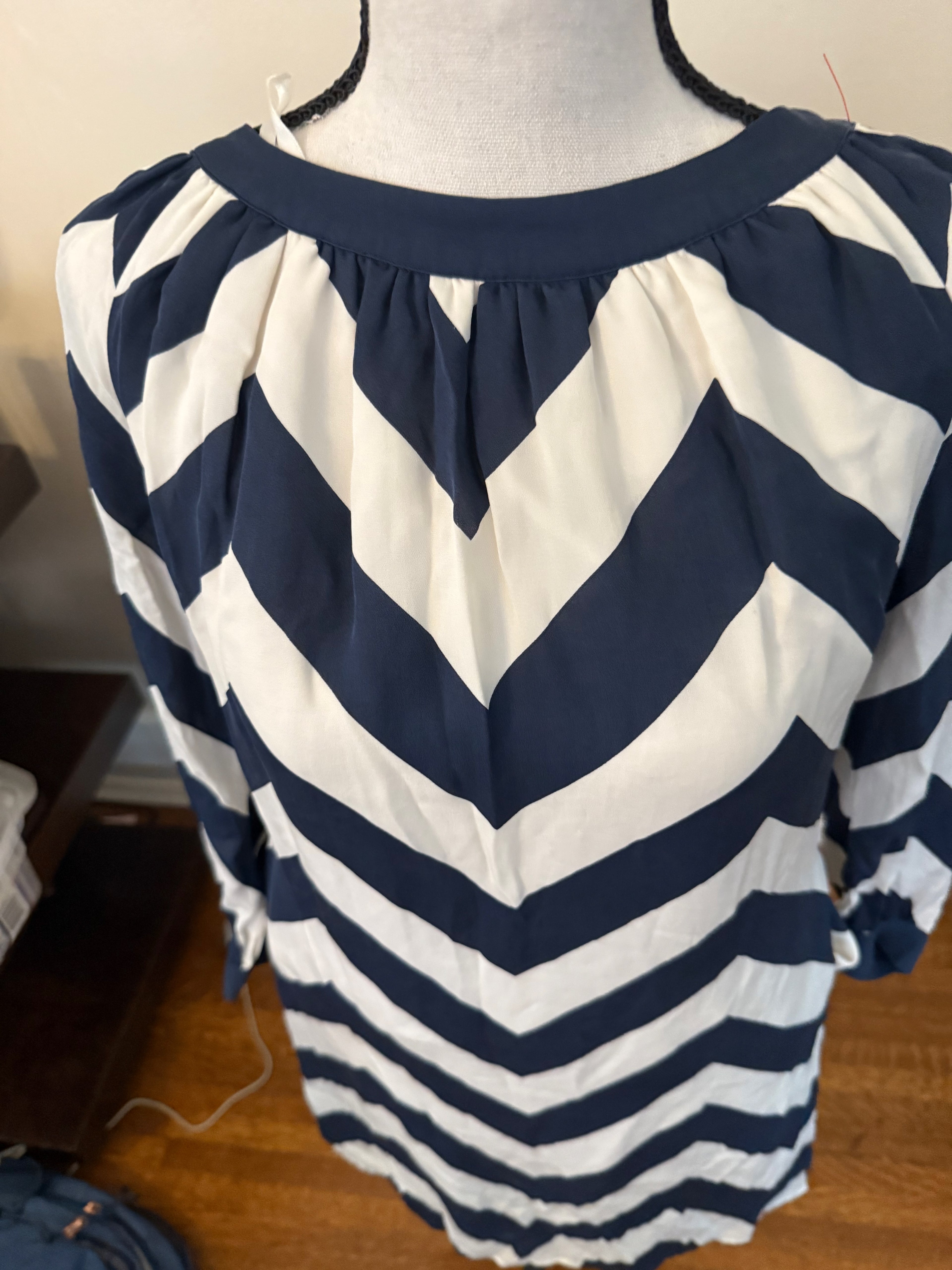 Vineyard Vines Long-Sleeve Dress Chevron in size 8