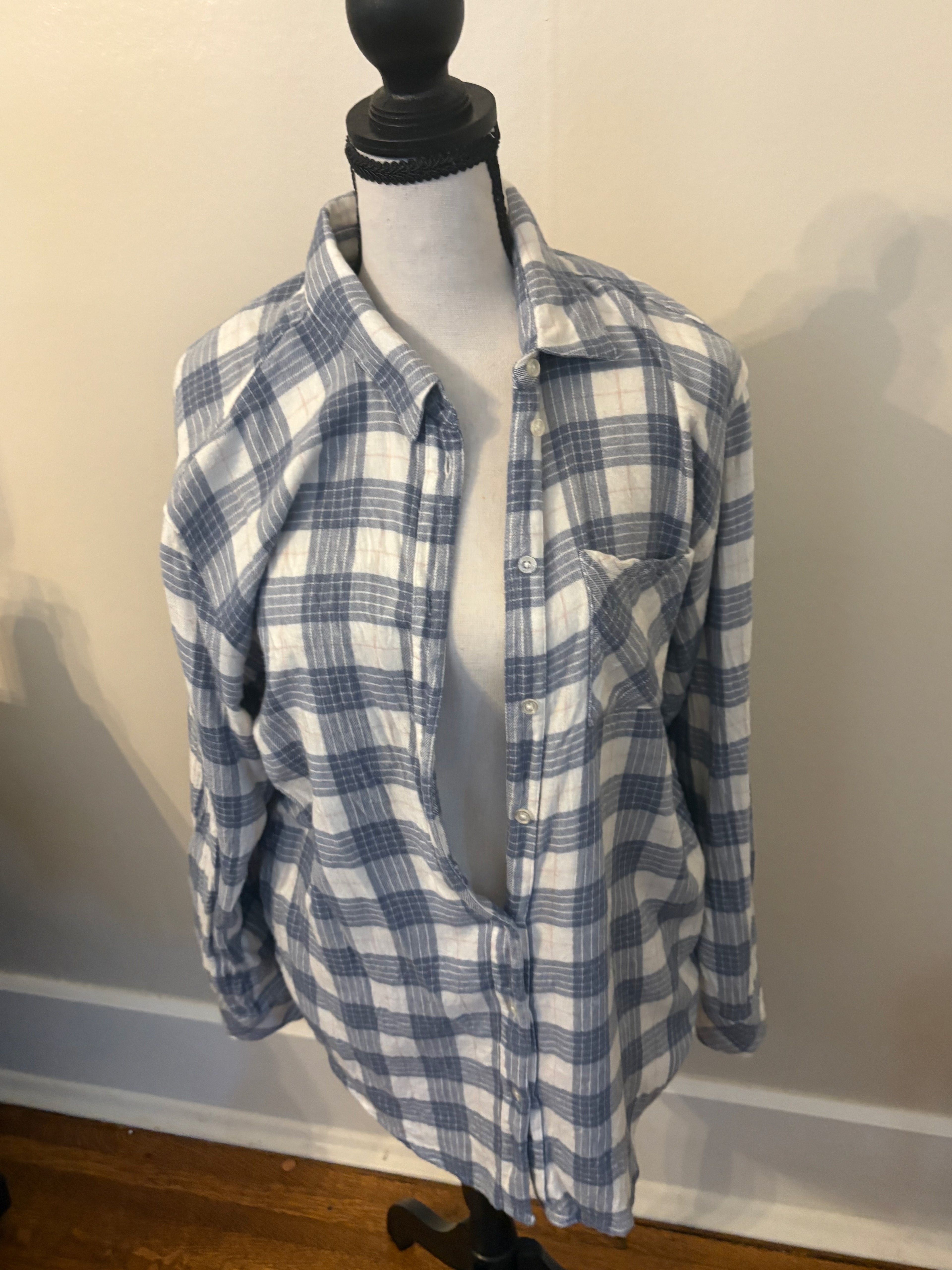 Market and Spruce Flannel Shirt in Blue and; Cream, size M