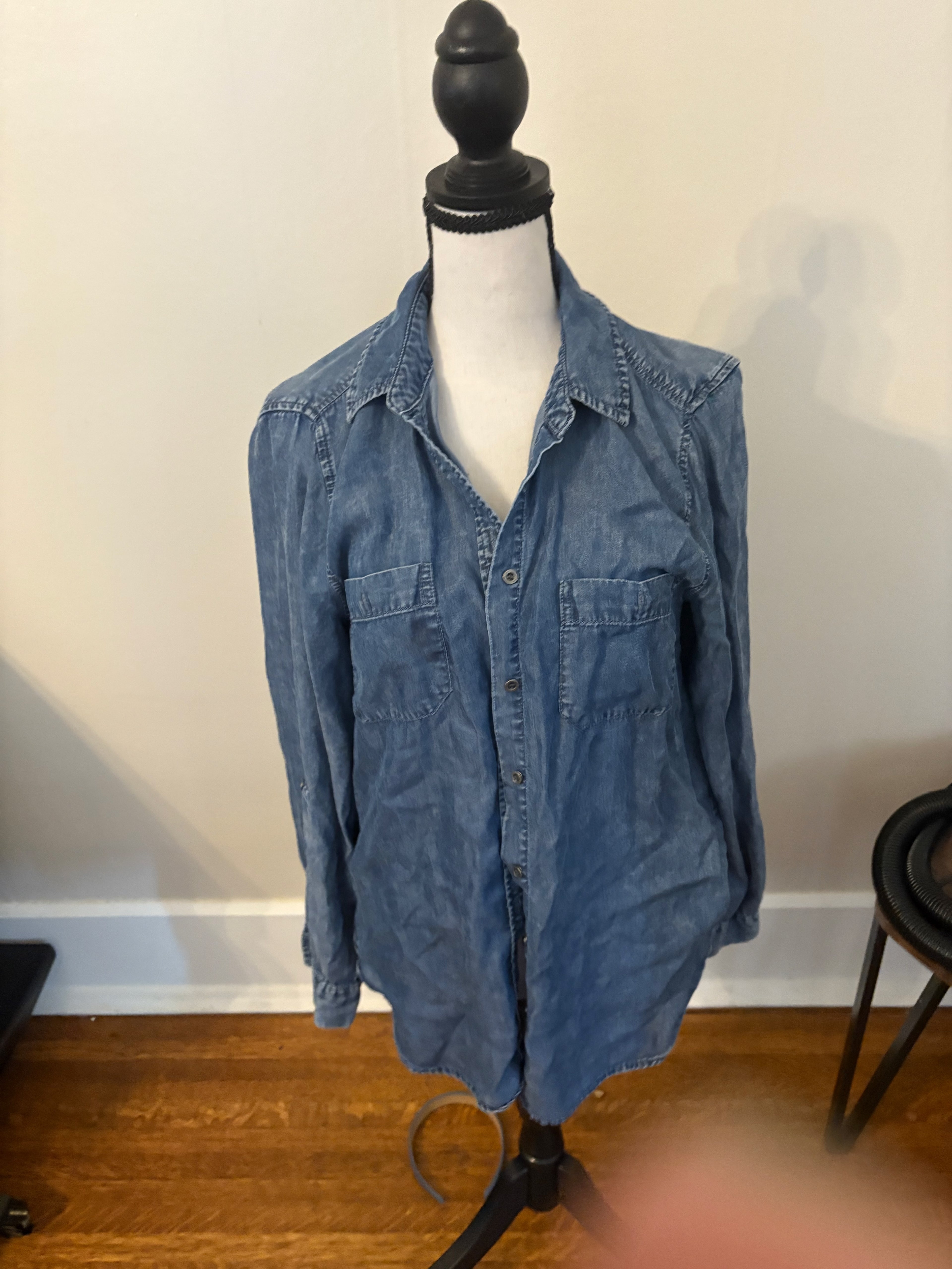 JANE & DELANCEY Women's Blue Soft Lyocell Chambray Button Down Shirt  M