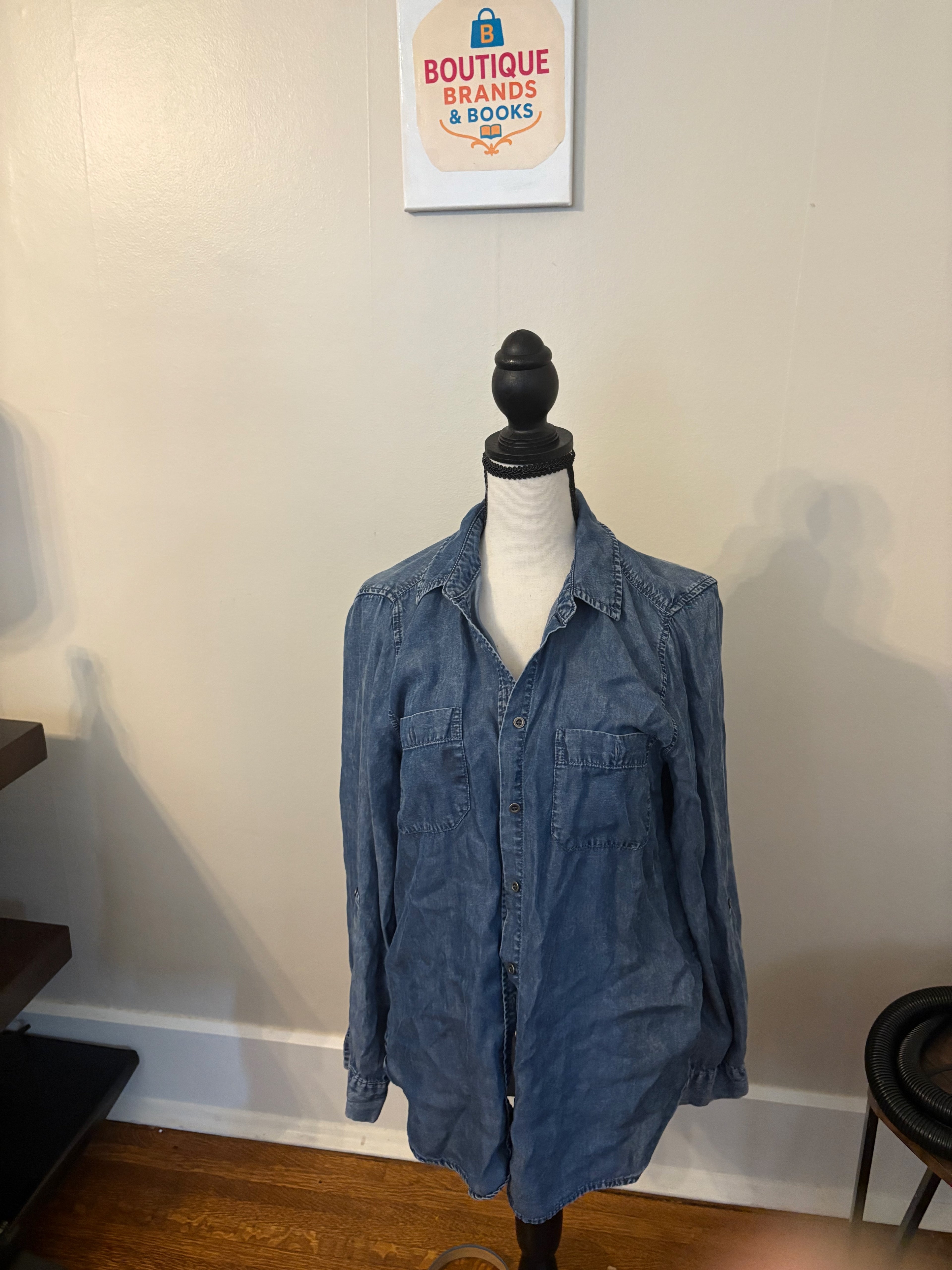 JANE & DELANCEY Women's Blue Soft Lyocell Chambray Button Down Shirt  M