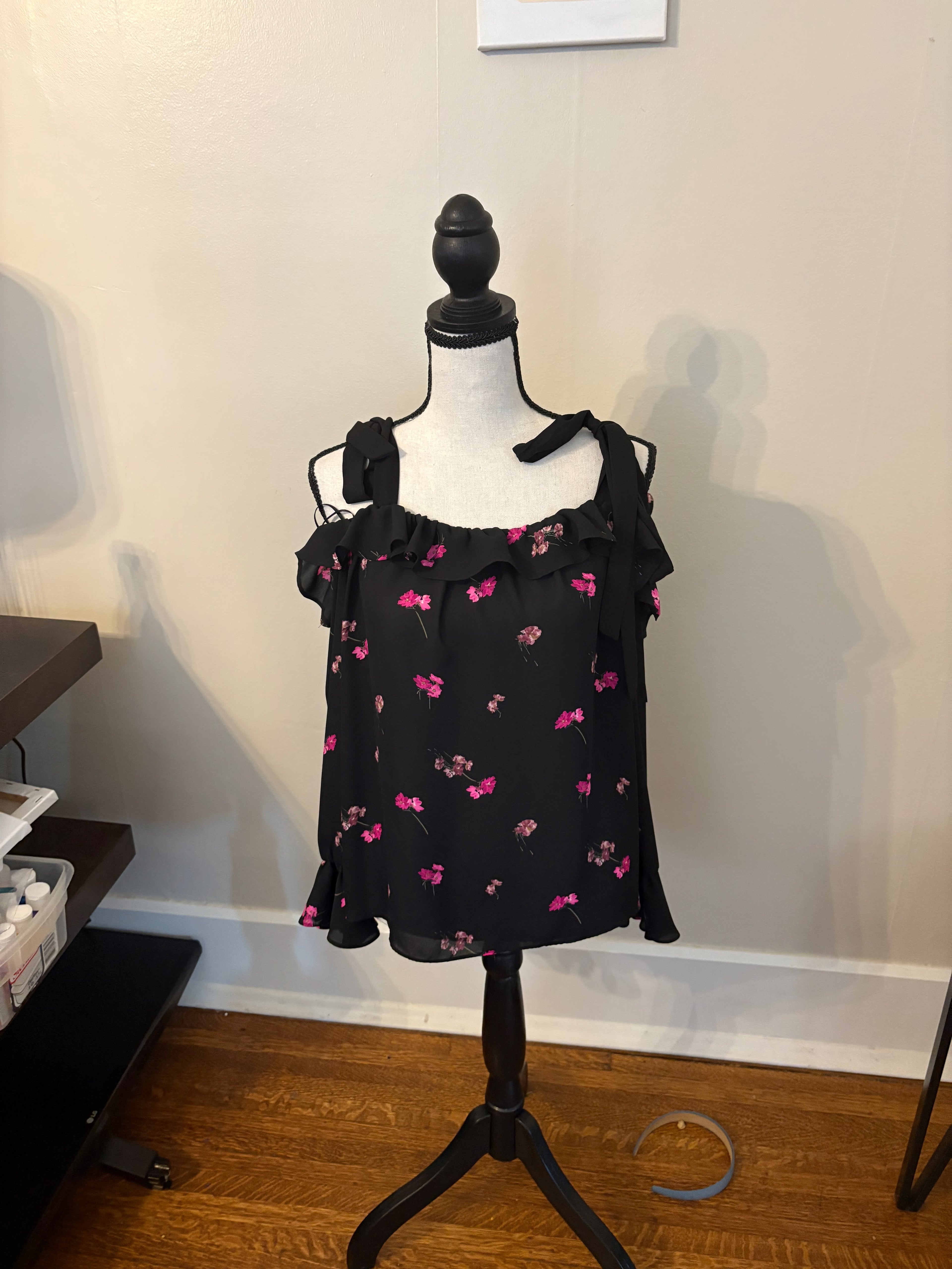 CeCe womens tie neck black with flowers blouse Size M