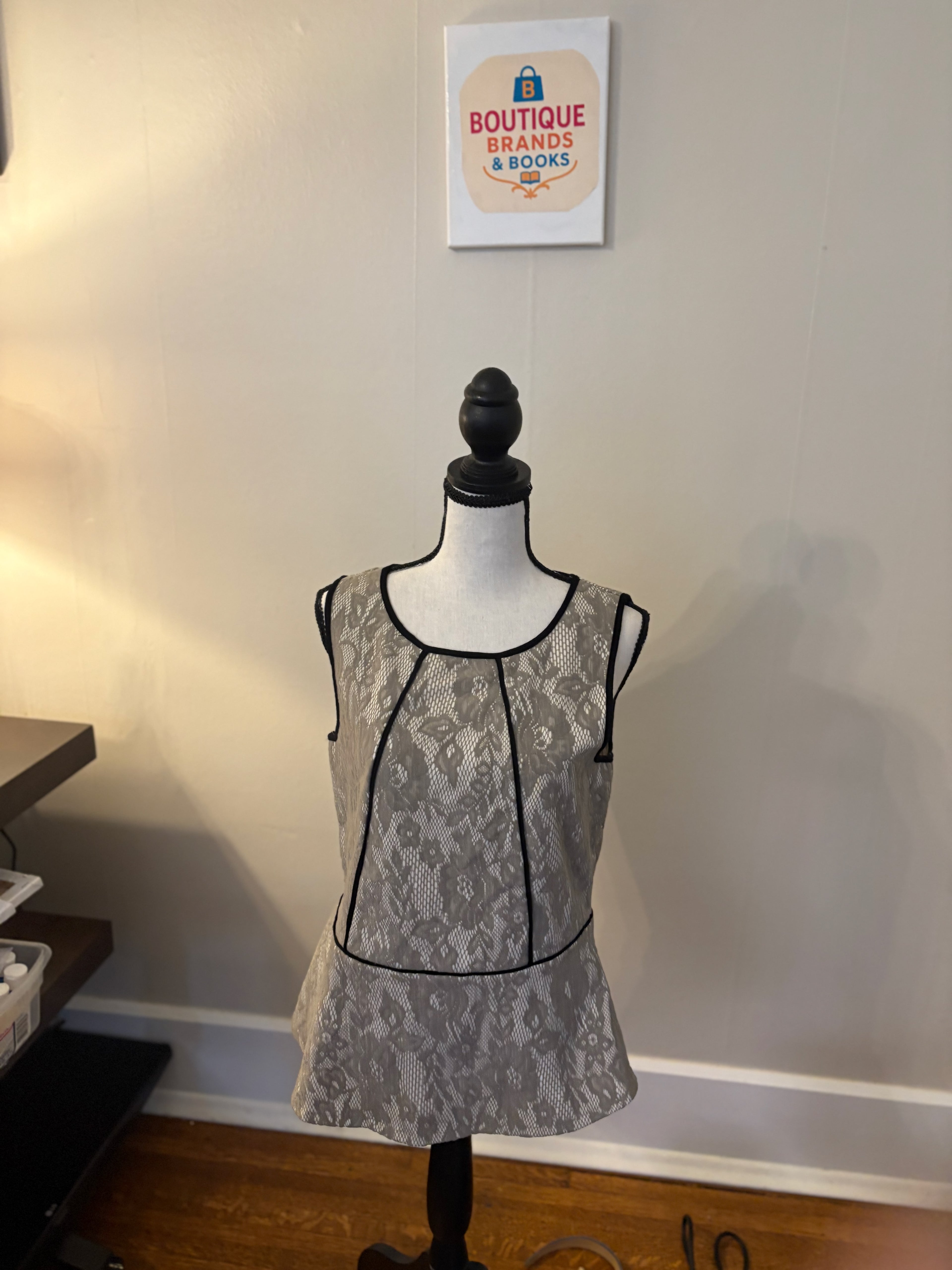 Anthropologie Weston Wear  Womens Sleeveless Lace Overlay Peplum Top Medium