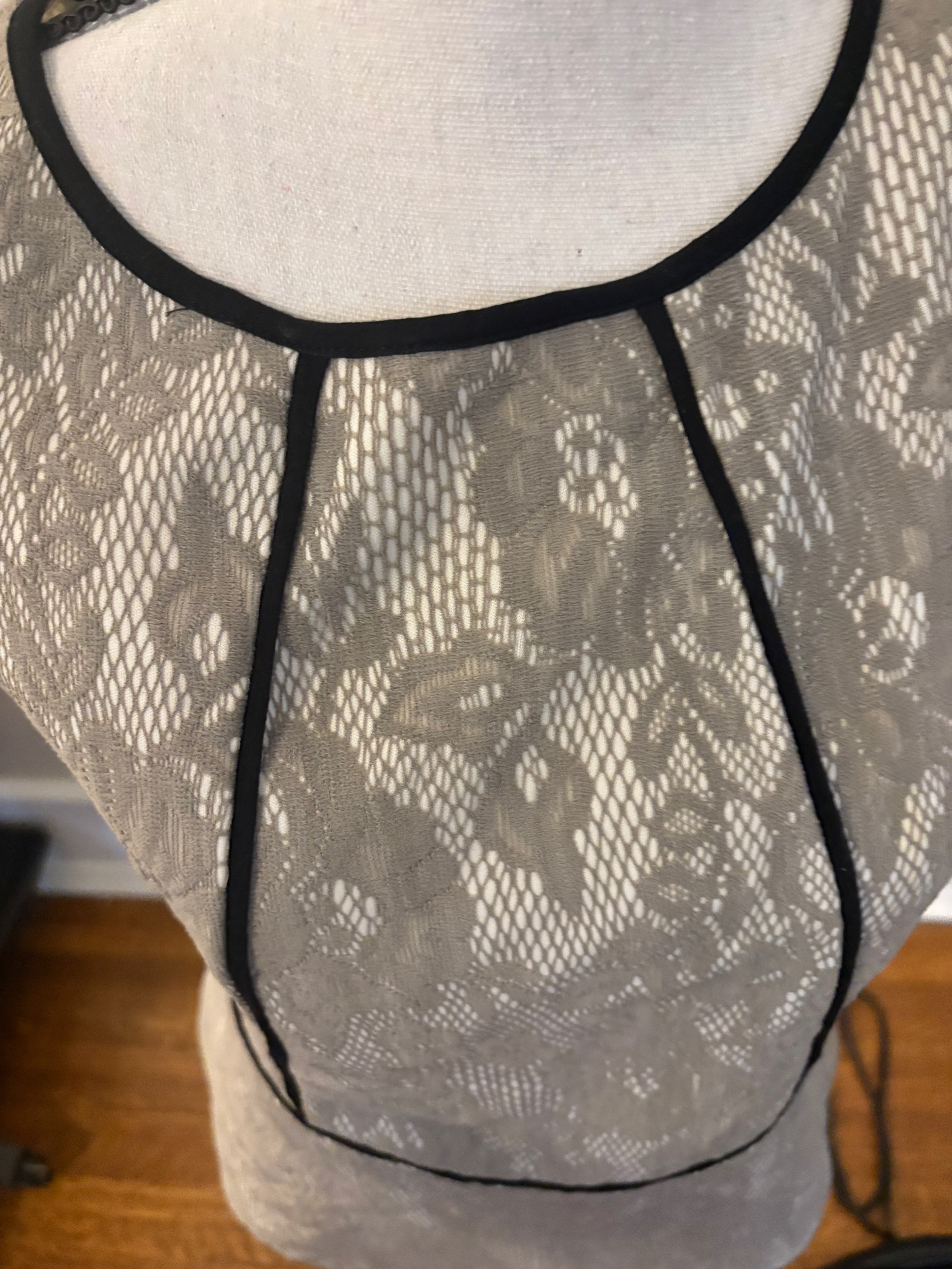Anthropologie Weston Wear  Womens Sleeveless Lace Overlay Peplum Top Medium