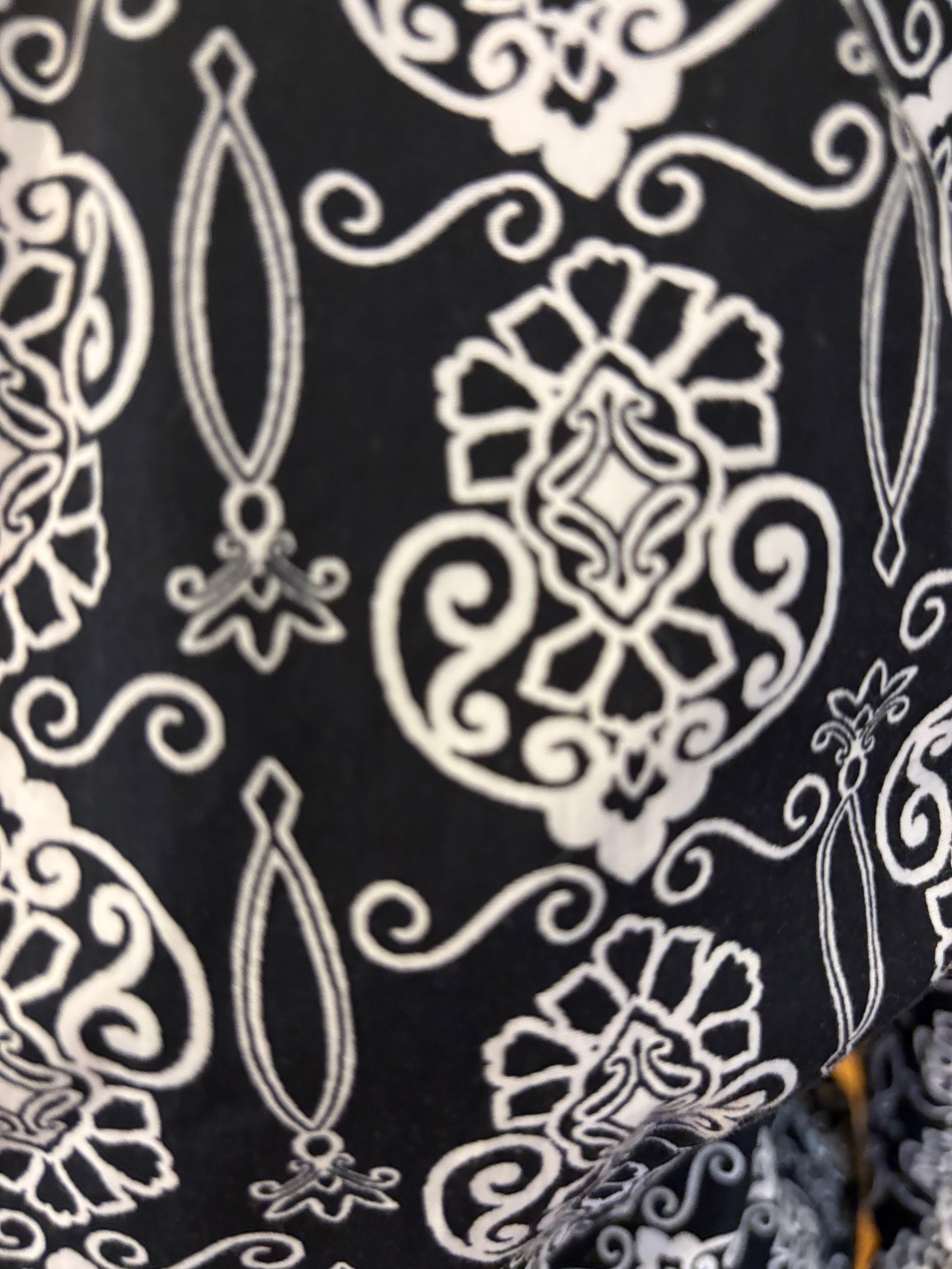 Ann Taylor Black & White Damask Wrap Blouse Size 10