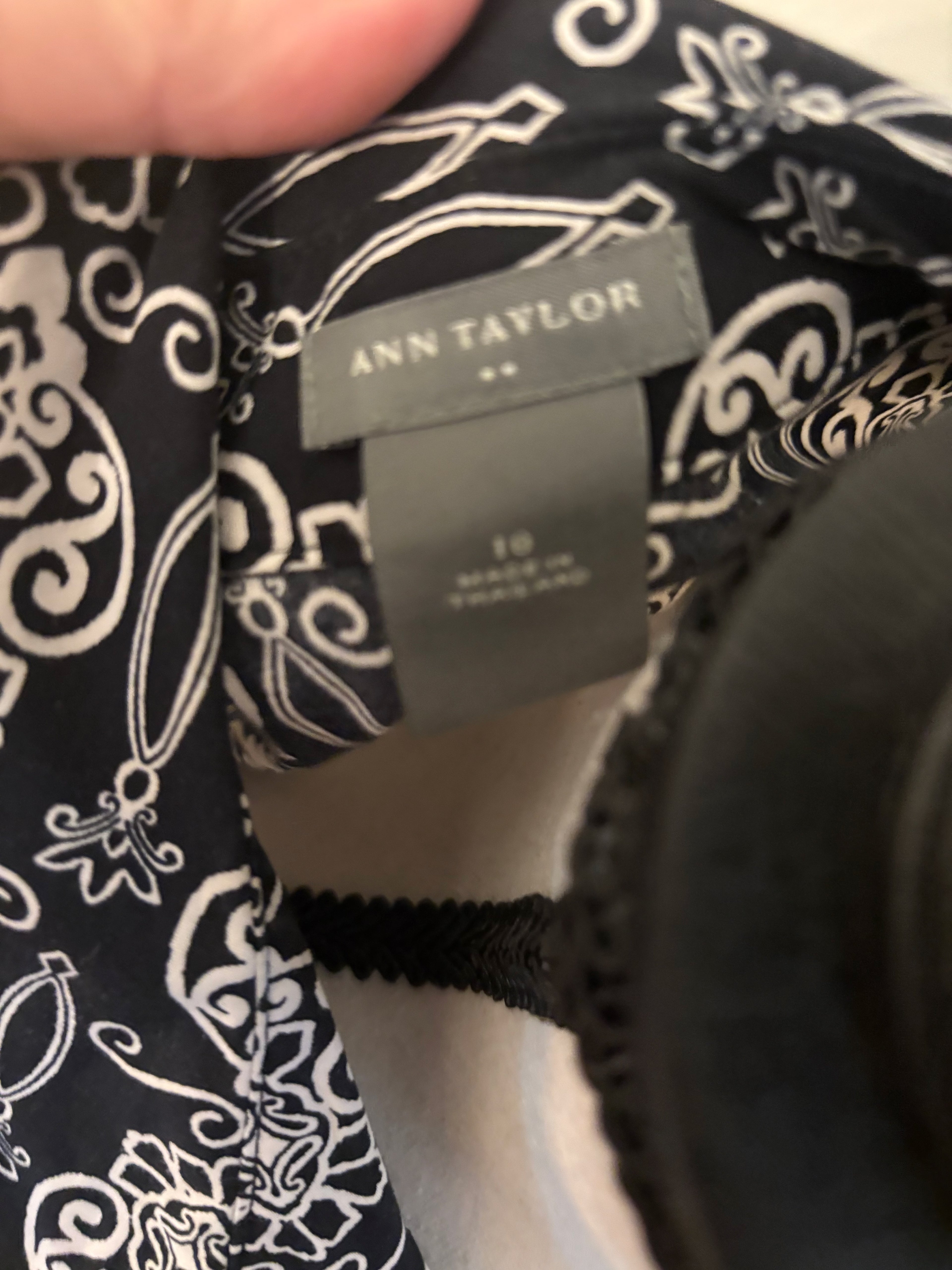 Ann Taylor Black & White Damask Wrap Blouse Size 10